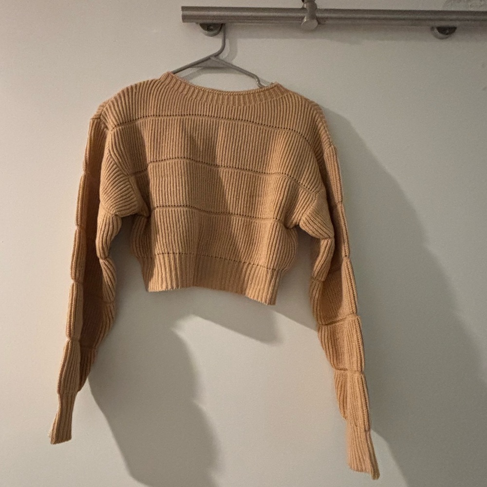 round neck pullover sweater NWOT